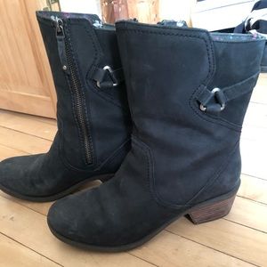 Teva black boots
